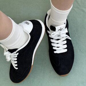 Alo Yoga Sunset Comfortable German Training Shoes for Women